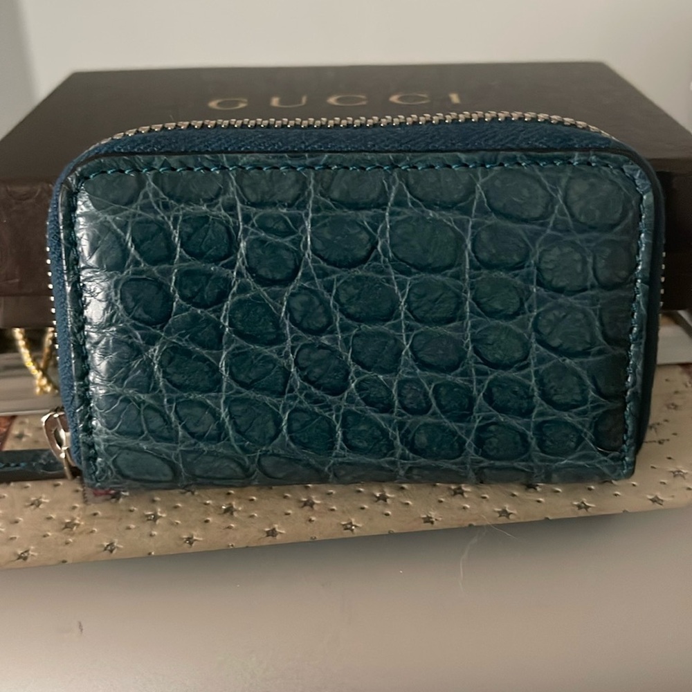 🔥Sale Gucci Turquoise Crocodile Embossed Zippy Card Holder - Picture 7 of 10